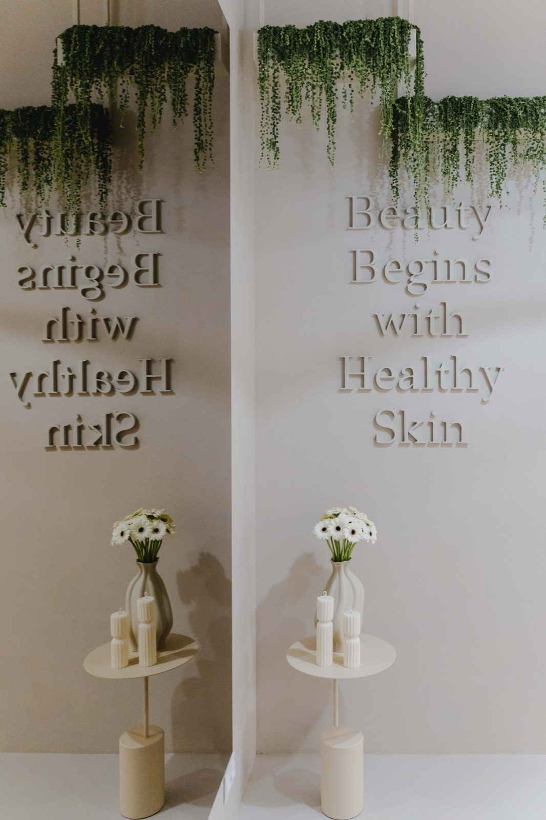 Ściana Beauty Begins with Healthy Skin